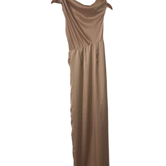 Elegant Cream Off-Shoulder Dress - Picture 3 of 4